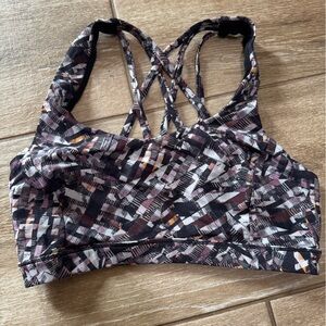 Lululemon Free to be Serene Sports Bra Size 6